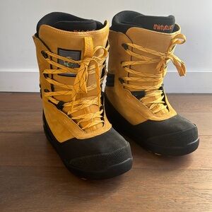 Bandito X Christenson surf series snowboard boots.